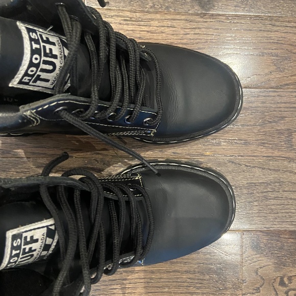 Roots TUFF Boots Mens 7 ( Women's 9 ) - Picture 3 of 9